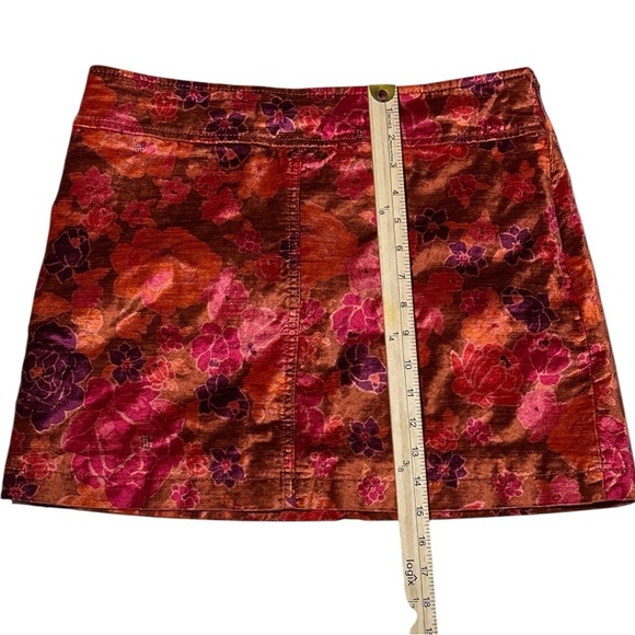 FREE PEOPLE Velvet like Floral Mini Skirt Size 12 - Picture 4 of 6